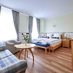 Inselhotel Vierjahreszeiten 4*