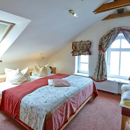 Inselhotel Vierjahreszeiten 4*