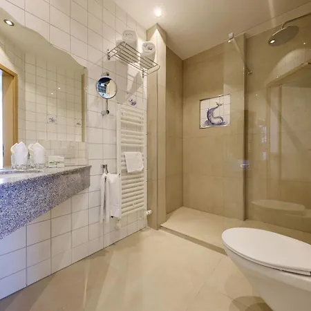 Inselhotel Vierjahreszeiten Otel