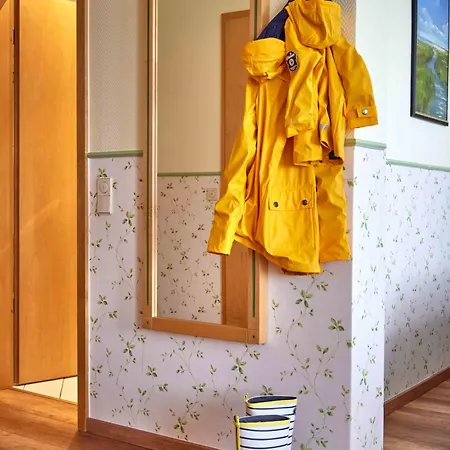 Inselhotel Vierjahreszeiten 4* بوركم