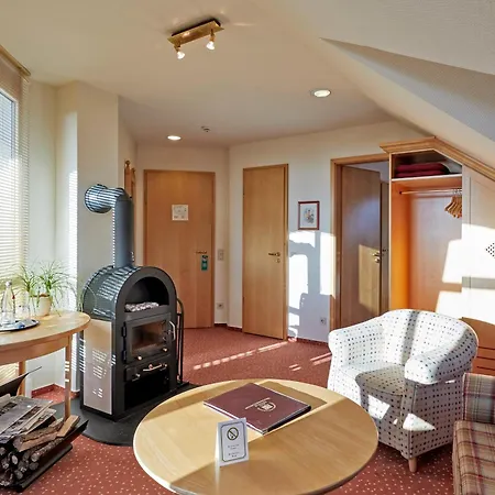 فندق Inselhotel Vierjahreszeiten 4*