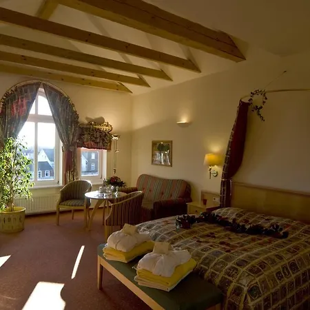 Inselhotel Vierjahreszeiten 4*