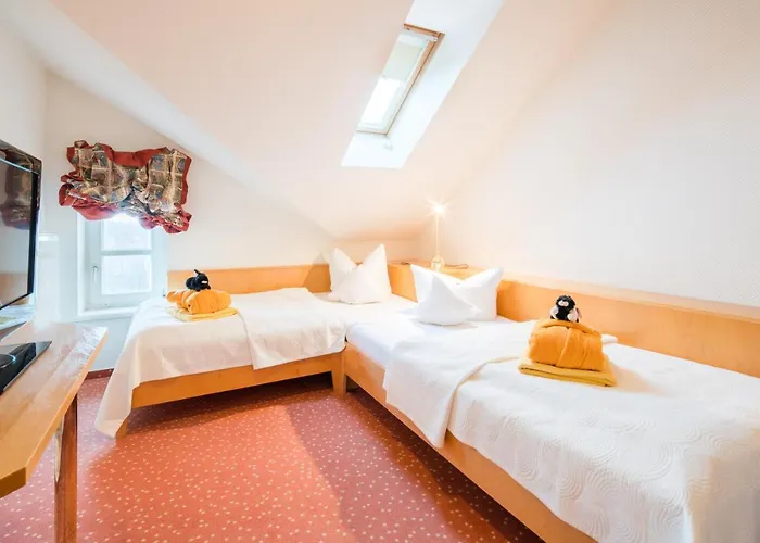 فندق Inselhotel Vierjahreszeiten بوركم