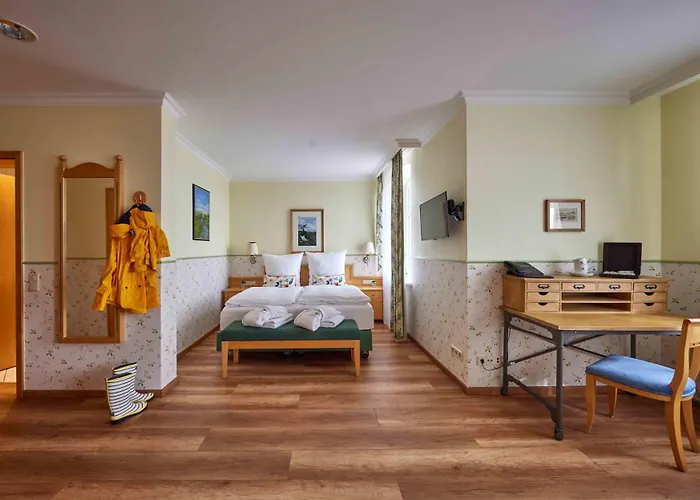 Inselhotel Vierjahreszeiten فندق 4*